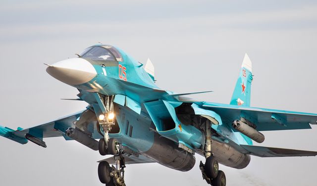 Su-34 savaş uçağı düştü, pilotları öldü!