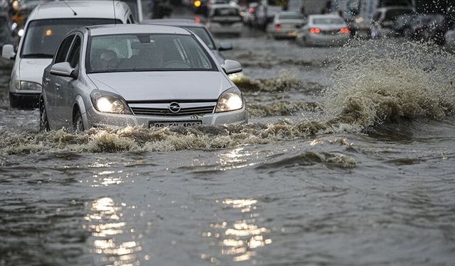 İstanbul'da sağanak yağış