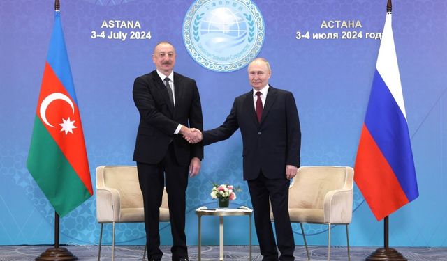 Aliyev ve Putin, Astana'da görüştü