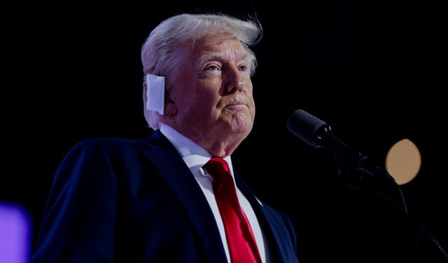 FBI, Trump'ın kulağına mermi isabet ettiğini doğruladı!