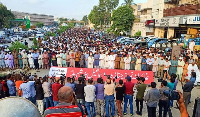 Pakistan'da Haniye için gıyabi cenaze namazı kılındı