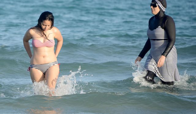 Belediye plajlarda tesettürlü mayoyu yasakladı!