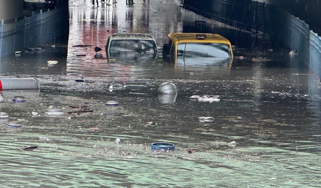 İstanbul'u sağanak vurdu!