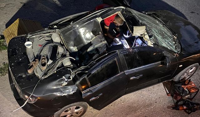 TATİL SİTESİNDE FECİ OLAY! 21'nci kattan otomobilin üzerine düştü