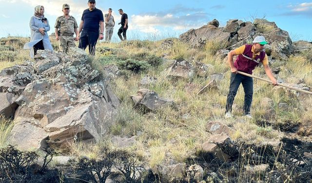 Nemrut Kalderası'nda örtü yangını çıktı