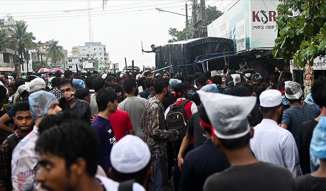 Bangaladeş’te halkın öfkesi dinmek bilmiyor