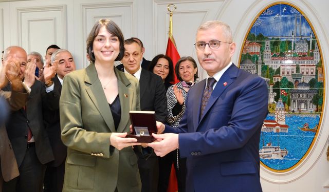 Üsküdar Belediye Başkanı'ndan eski başkana suç duyurusu