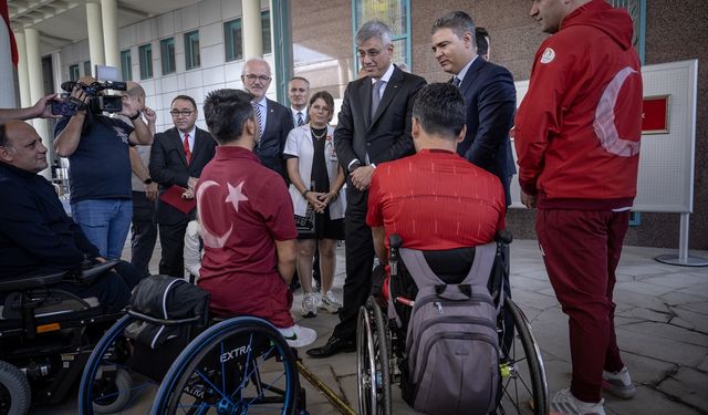 Sağlık Bakanı Memişoğlu gazileri unutmadı!