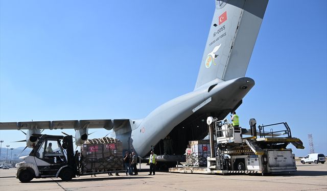 Türkiye'nin gönderdiği insani yardım Lübnan'a ulaştı