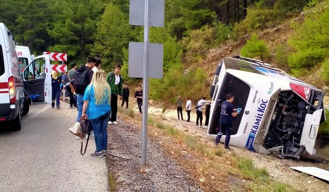 Yolcu otobüsü şarampole uçtu: Çok sayıda yaralı var!