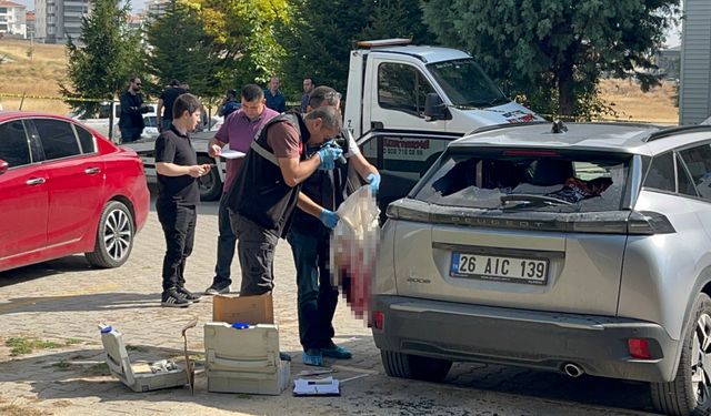 Evlilik yıl dönümünde boğazı kesilmiş halde bulundu!