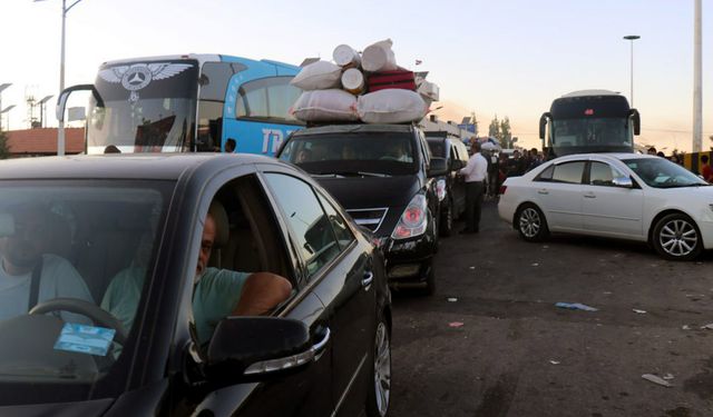 Lübnan'dan binlerce kişi Suriye'ye göç ediyor