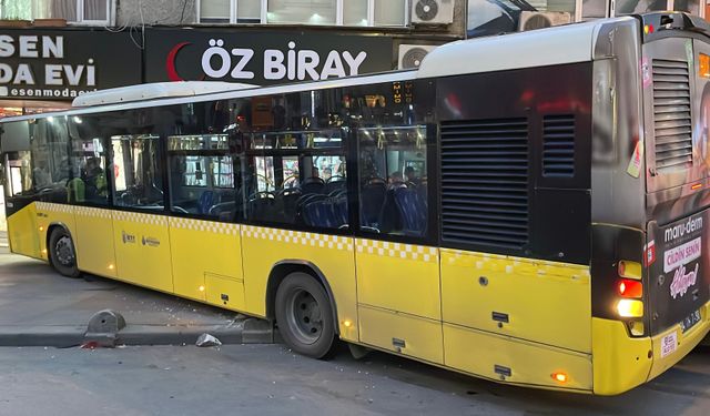 İETT otobüsü gelinlik mağazasına girdi