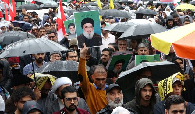 Tahran, Nasrallah için sokağa indi