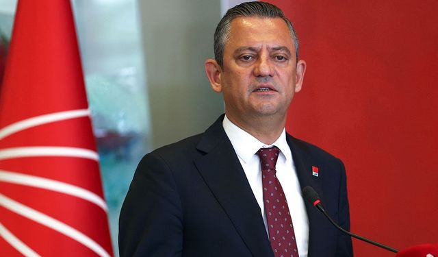 CHP lideri Özel Cumhuriyet Bayramı'nı kutladı