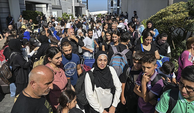 Lübnan'dan ayrılmak isteyen Türkler için charter seferi başlıyor