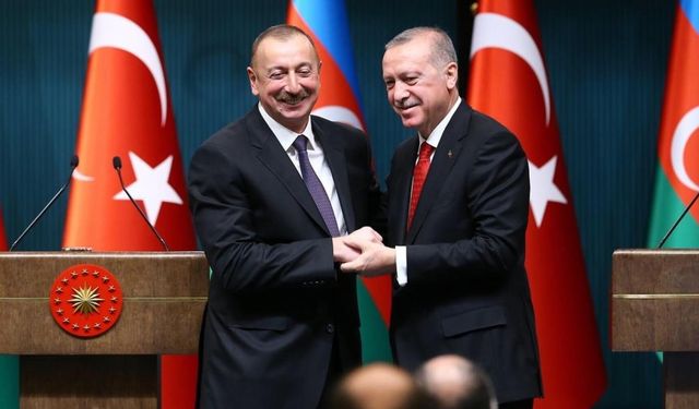 Erdoğan, Azerbaycan'ın Devlet Bayrak Günü'nü kutladı!