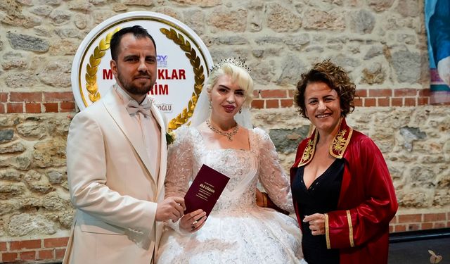 Nikah memuru yanlışlıkla damatla evlendi: Gerçek 3 gün sonra fark edildi!