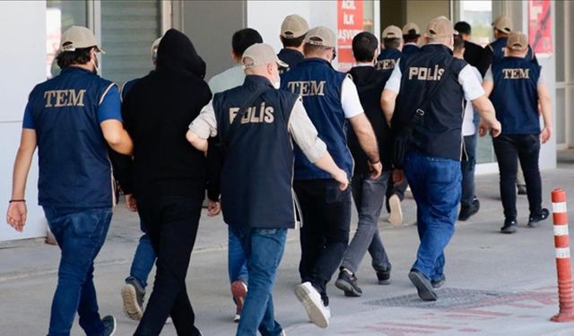 İstanbul'da FETÖ'cü 11 zanlı yakalandı!