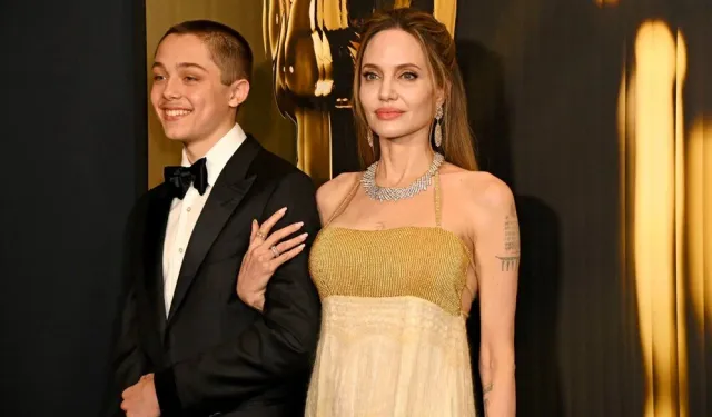 Angelina Jolie yıllar sonra oğlu Knox ile galada!