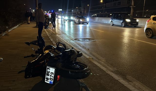 Motosiklet otomobile çarptı: 2 kişi öldü!