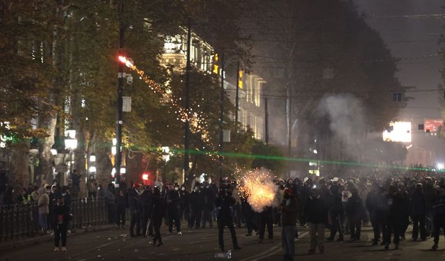 Tiflis'te göstericiler ile polis çatıştı!