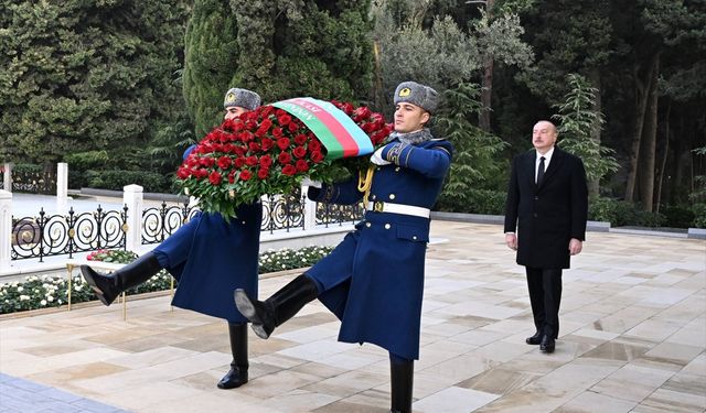 Haydar Aliyev, vefatının 21. yılında anılıyor