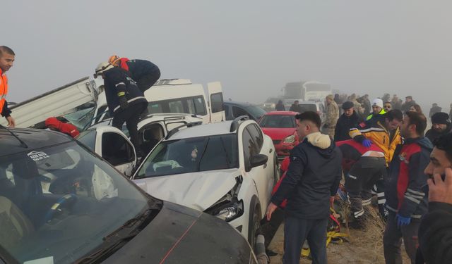 Van'da zincirleme trafik kazası: Yaralılar var