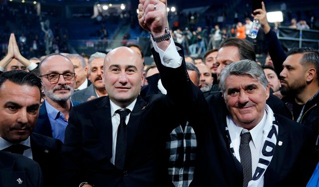 Beşiktaş’ta başkan adayları kucaklaştı