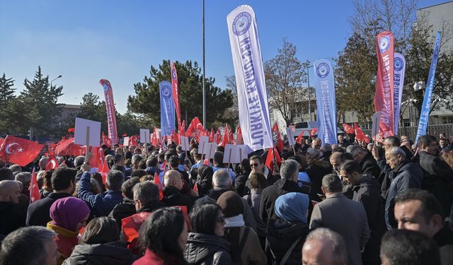 Türkiye Kamu-Sen 'ek zam ve refah payı' istiyor!