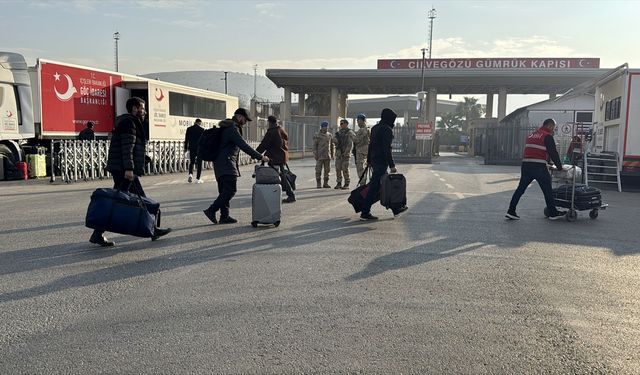 Suriyelilerin kendi topraklarına dönüşü sürüyor!