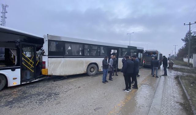 Başkentte zincirleme kaza: 26 kişi yaralandı