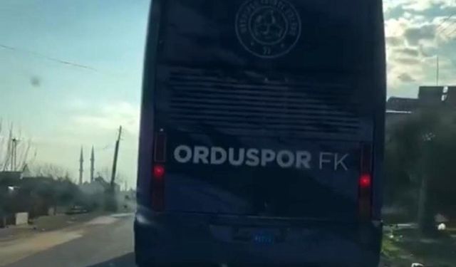 Suriye’de görülen Orduspor otobüsü kafaları karıştırdı!