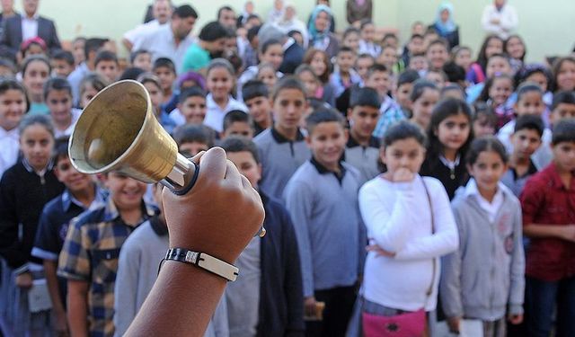 Okullarda yarıyıl tatili için "karne zili" yarın çalacak