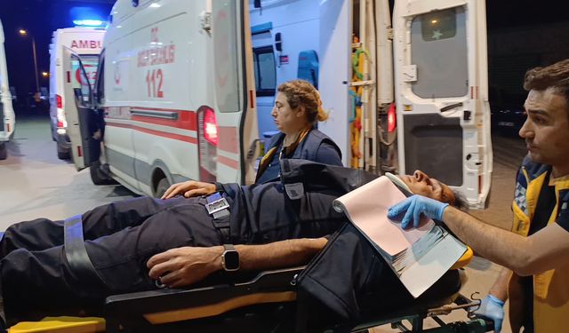 Polis arac zincirleme kazaya karıştı: 2 polis yaralı
