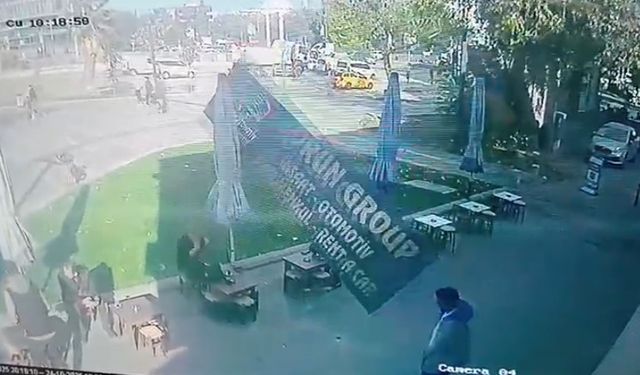 Bursa'da şiddetli lodos tabelayı uçurdu