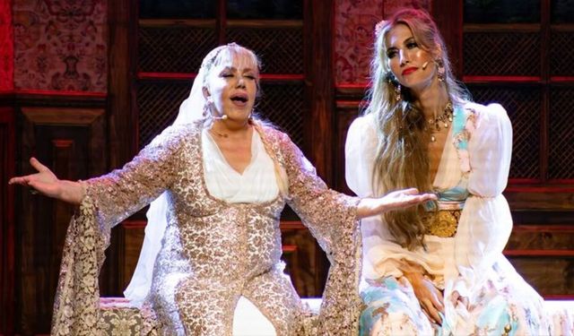 Mine Koşan'dan, Çağla Şıkel’e sert gönderme