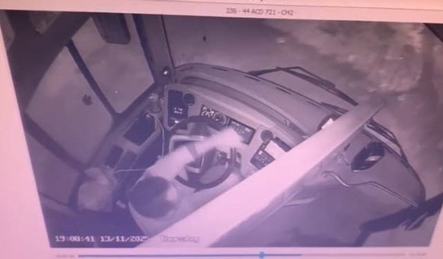 Çok sayıda yolcunun bulunduğu otobüse silahlı saldırı!