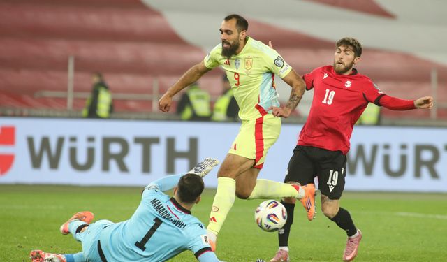 İspanya 5'te 5 yaptı