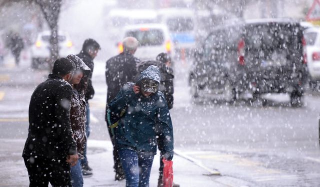 Kış geri dönüyor: Sağanak, fırtına, kar uyarısı