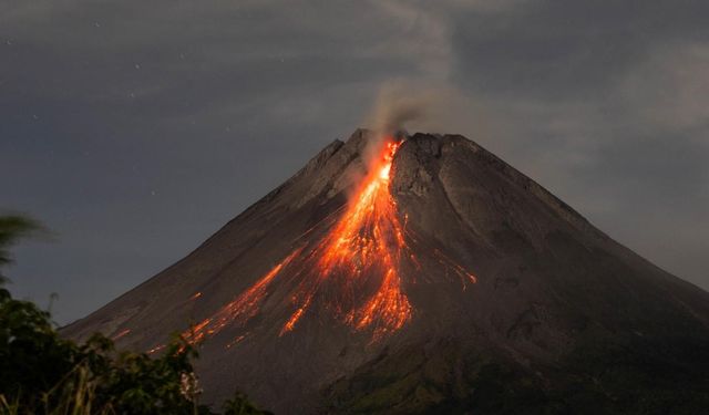 Semeru Yanardağı'nda patlama meydana geldi!