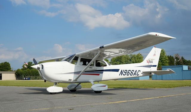 Kaçırmaya çalıştığı uçakla havalanamadan kaza yaptı!