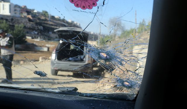 İsrail ordusu arabadaki Filistinli çocuğu öldürdü!