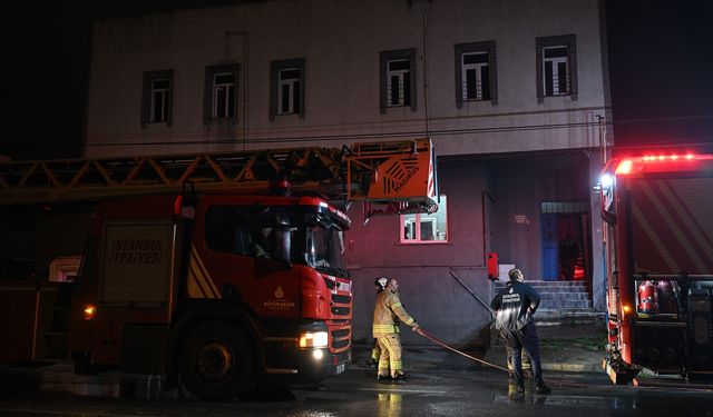 Fabrikada çıkan yangında 3 kişi yaralandı!