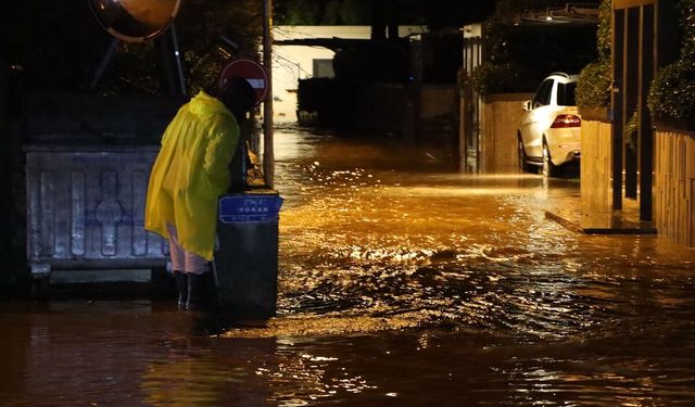 Bodrum'u kuvvetli sağanak ve dolu vurdu!