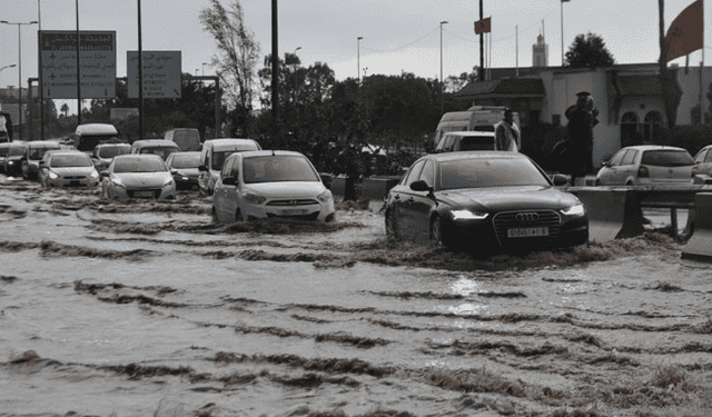 Fas’ta sel ve fırtınada 21 kişi can verdi!