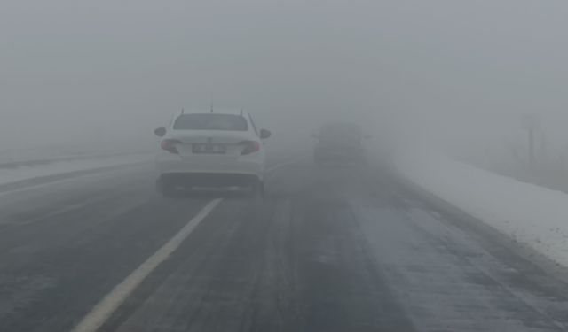 Kars’ta yoğun sis: Uçak seferleri iptal edildi
