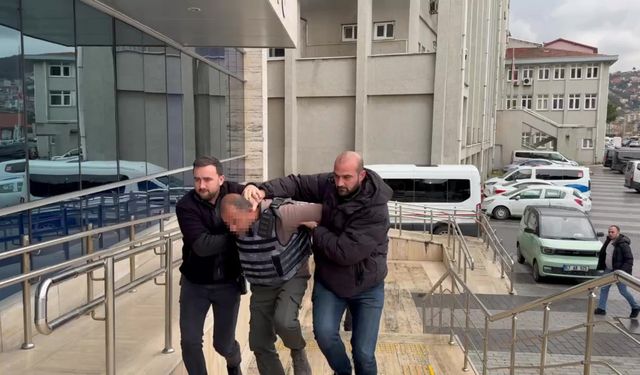 "Eşime neden baktın" diyen adamı öldürdü