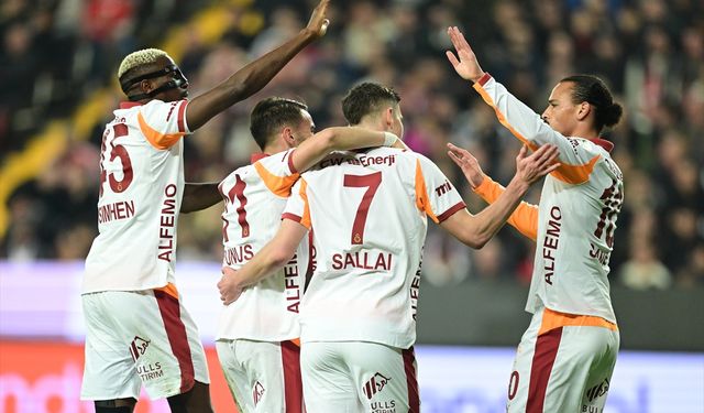 Cim Bom'un yıldızları Türkiye'de coşuyor