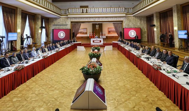 DEM Parti komisyon raporunu TBMM'ye sundu